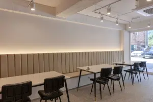 화이트톤 모던 카페 HAOPING 인테리어